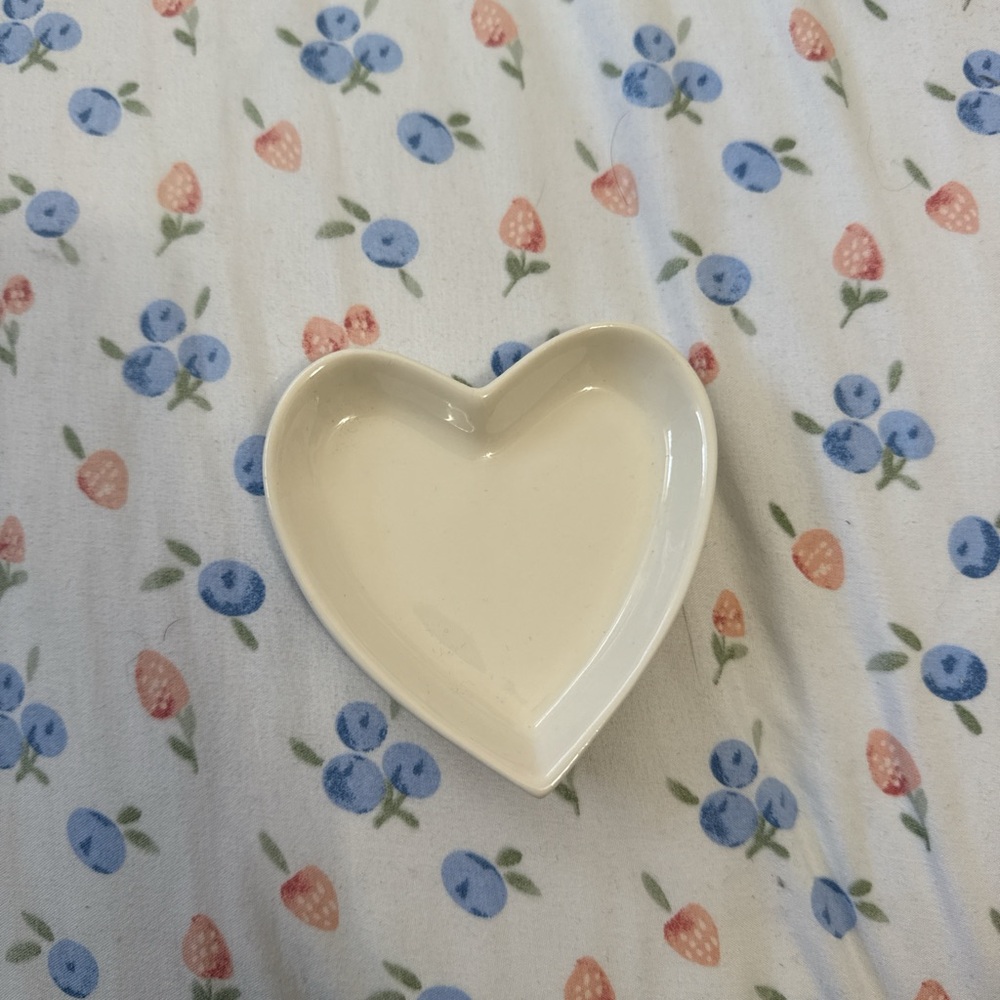 Heart-Shaped Cream Dish